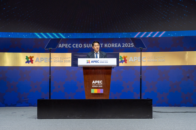29일 경북 경주 예술의 전당에서 'APEC CEO 서밋' 기조 연설에 나선 오경석 두나무 대표. /사진=두나무 제공