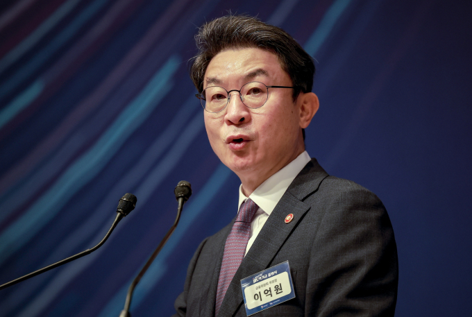 이억원 금융위원회 위원장이 미국 씨티그룹 본사 제인 프레이저 이사회 의장 겸 CEO(최고경영자)와 만나 국내 혁신기업에 대한 기업금융 지원 강화를 당부했다./사진=뉴시스