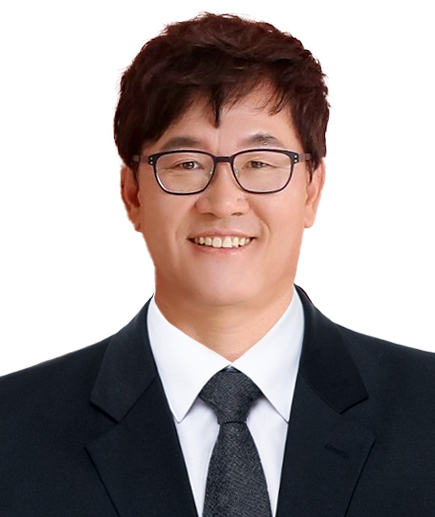 SK브로드밴드가 신임 사장(CEO)로 김성수 유선/미디어사업부장을 선임했다. 김 사장은 SK텔레콤에서 Smart Device본부장, 영업본부장 등 주요 직책을 역임했으며 2021년부터 SK브로드밴드에 합류해 SK브로드밴드와 SK텔레콤 간 유무선 사업 시너지를 극대화하는 데 기여해 왔다. /사진제공=SK브로드밴드