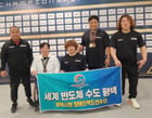  (왼쪽부터) 장애인역도팀 박성준 감독, 정연실 선수, 박광열 선수, 나용원 선수, 김규호 선수. /사진제공=평택시