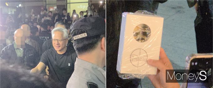 약 1시간 동안 진행된 회동 도중 젠슨 황 CEO는 잠시 밖으로 나와 인파 속으로 들어가 시민들에게 직접 바구니를 들고 김밥과 음료를 나눠줬다. 한 시민은 황 CEO에게 받은 김밥을 손에 들고 인증샷을 찍으며 기뻐했다./사진=김대영 기자