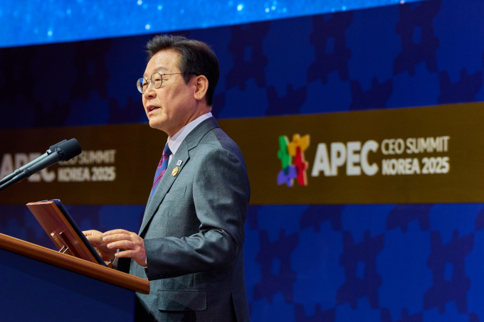 31일 개막한 경주 APEC(아시아태평양경제협력체) 정상회의 첫 번째 세션에서 이재명 대통령이 '초청국과의 비공식 대화'를 주재한다. 사진은 이 대통령이 지난 29일 경북 경주 예술의전당에서 열린 아시아태평양경제협력체(APEC) 정상회의 CEO 서밋 개회식에서 특별연설 한 모습. /사진=뉴스1(대통령실 제공)