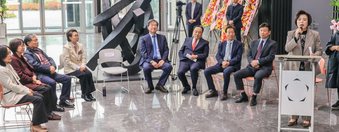 31일 열린 과천 지정타 '펜타원 인큐베이팅센터' 등 개소식에서 신계용 과천시장(맨 오른쪽)이 인사말을 하고 있다. /사진제공=과천시