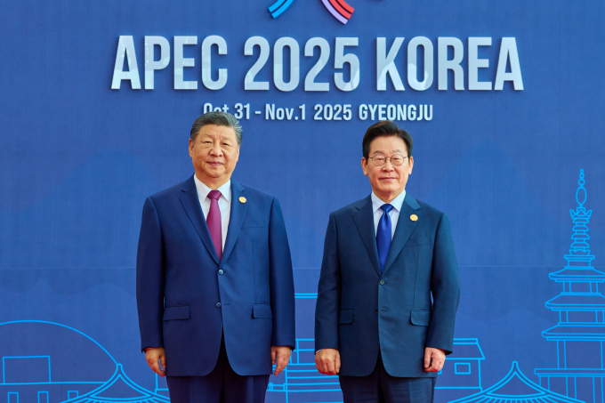 북한이 한반도 비핵화가 논의될 것이라는 한국 측 발표에 대해 "개꿈"이라고 비판했다. 사진은 이재명(오른쪽) 대통령이 지난달 31일 경북 경주화백컨벤션센터(HICO)에서 열린 APEC 정상회의에서 시진핑 중국 국가주석을 맞이하던  모습. /사진=대통령실