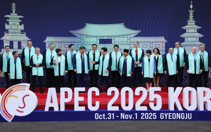 이재명 대통령이 1일 경북 경주화백컨벤션센터에서 열린 APEC 정상회의 폐회를 선언했다. 사진은 공식 기념촬영 행사. /사진=뉴시스