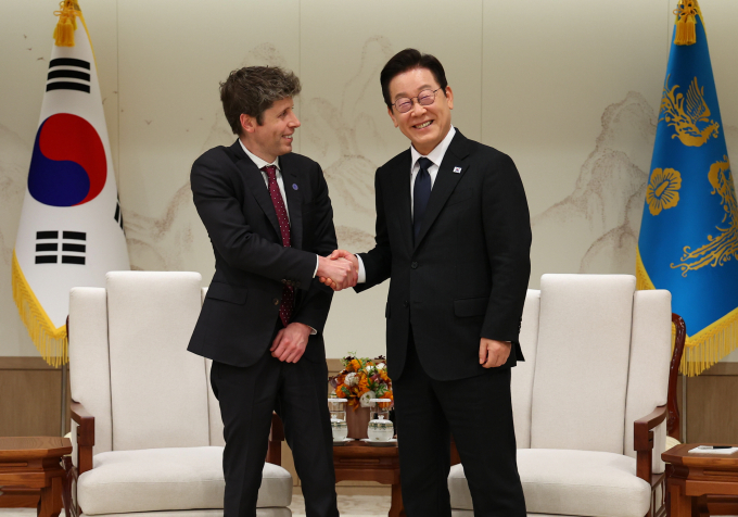 오픈AI가 IPO를 추진한다. 사진은 이재명 대통령이 지난 1일 서울 용산 대통령실 청사에서 샘 알트만 오픈AI 대표를 만났던 모습. /사진=대통령실통신사진기자단(뉴시스) 