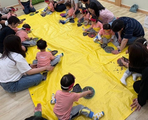 김해시는 올해 열린어린이집을 93개소 선정했다./사진제공=김해시