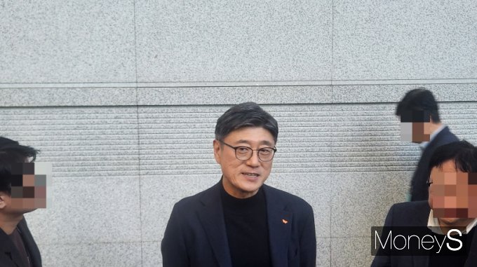 정재헌 SK텔레콤 대표가 3일 삼성 코엑스에서 열린 'SK AI 서밋'에 참석한 후 기자들과 만났다. /사진=양진원 기자  
