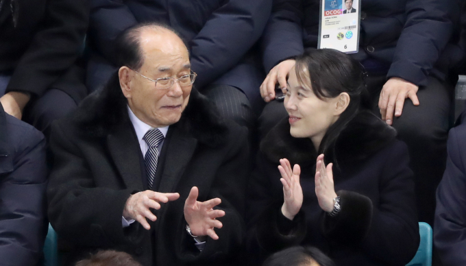 김영남 전 북한 최고인민회의 상임위원장이 지난 3일 세상을 떠났다. 사진은  2018년 2월11일 강릉 관동하키센터에서 열린 2018 평창동계올림픽 아이스하키 여자 B조 조별리그 코리아 단일팀과 스위스 경기를 참관한 김영남 전 위원장(왼쪽)과 김여정 노동당 중앙위원회 제1부부장이 대화를 나눈 모습. /사진=머니투데이