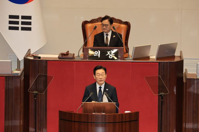 이재명 대통령이 "남북 간 신뢰 회복과 대화 협력 기반 조성을 위해 담대하고 대승적인 노력을 기울이겠다"고 밝혔다.  사진은 이재명 대통령이 4일 오전 서울 여의도 국회 본회의장에서 2026년도 예산안 및 기금운용계획안에 대한 시정연설을 하고 있는 모습. /사진=국회사진기자단