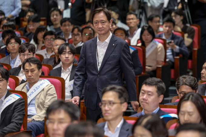  이찬진 금융감독원장이 지난달 29일 서울 영등포구 금융감독원에서 열린 금융소비자보호 강화를 위한 임직원 결의대회에 참석하고 있다./사진=뉴시스 