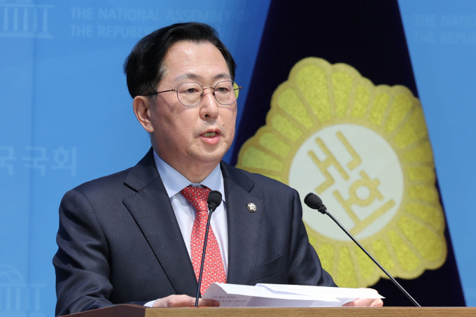 유용원 국민의힘 의원이 4일 서울 여의도 국회 소통관에서 핵추진 잠수함의 국내 건조 필요성에 대한 기자회견을 하고 있다. /사진=뉴스1