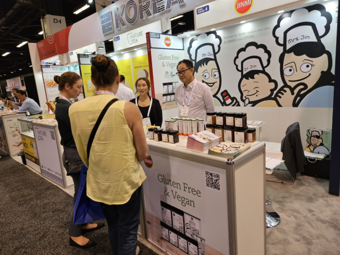 진미식품은 미국 아마존 등 해외 진출에도 속도를 내고 있다. 사진은 2023년 미국에서 열린 식품 박람회의 진미식품 부스./사진=진미식품