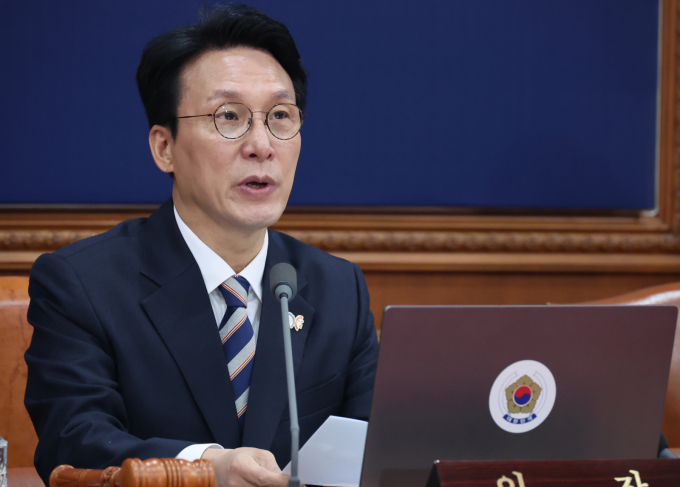 김민석 국무총리가 5일 지난 정부와 현 정부에서 추진된 매각 사례에 대해 즉각적인 전수 조사와 감사를 실시하라고 지시를 내렸다. 사진은 지난달 28일 김민석 국무총리가 서울 종로구 정부서울청사에서 열린 국무회의에 참석해 발언하고 있는 모습. /사진=뉴시스