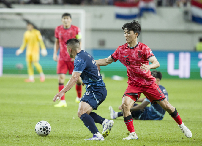 홍명보 한국축구대표팀 감독이 황인범의 파트너 찾기에 나선다. 사진은 대표팀에서 활약 중인 황인범. /사진=뉴시스