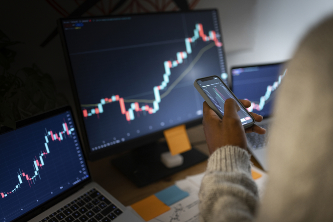 해외여행서 쓰고 남은 달러로 '엔비디아' 주식 산다 - 뉴스 썸네일 이미지