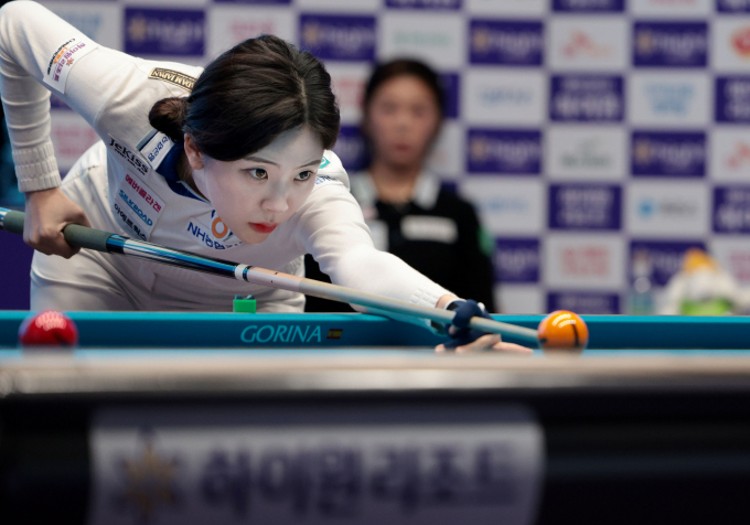 정수빈이 김가영을 잡고 LPBA 7차 투어 16강에 올랐다. 사진은 NH농협카드에서 활약 중인 정수빈. /사진=프로당구협회(PBA) 제공