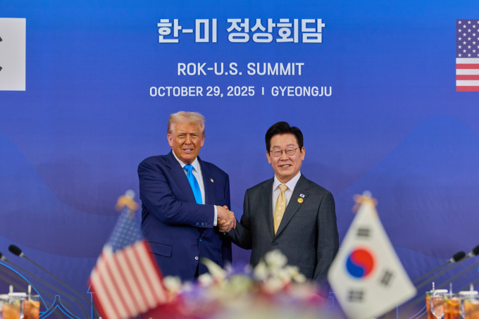 최근 본격화된 한국형 핵잠수함 개발을 두고 건조 장소 선정에 의견이 엇갈리고 있다. 트럼프 대통령은 필리조선소를 지목했지만 기술력과 인프라 차원에서 실현 가능성이 낮다는 평가다. /사진=대통령실