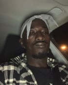 프랑스 파리 루브르 박물관 보석 절도 사건 용의자 중 1명이 전과 15범인 인플루언서로 확인됐다. 사진은 용의자 압둘라예(39)의 모습. /사진=압둘라예 틱톡 캡처