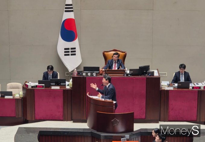 6일 서울 여의도 국회에서 열린 예결위 종합정책질의에서 김승원 의원(더불어민주당·수원갑)이 발언하는 모습. /사진=김성아 기자