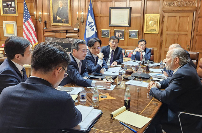  한미 양국의 관세·안보 협상 결과를 담은 '조인트 팩트시트'의 발표가 지연되고 있다. 사진은 지난달 16일(현지시각) 김용범 대통령실 정책실장과 김정관 산업통상자원부 장관이 미국 워싱턴 D.C. 상무부 회의실에서 하워드 러트닉 미 상무부 장관과 면담을 갖고 한미 관세협상 현안을 논의하고 있는 모습. /사진=뉴스1(산업통상자원부 제공)