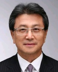 정 부회장이 용퇴를 결정한 것은 최근 삼성전자의 실적이 개선되고 경영이 안정 국면에 접어든 상황에서 후진에게 자리를 물려주겠다는 결단으로 풀이된다. 정현호 삼성전자 사업지원T/F 부회장의 모습. /사진=머니투데이
