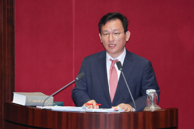 김형동 국민의힘 의원이 지난 8월23일 오전 서울 여의도 국회에서 열린 제428회국회(임시회) 제2차 본회의에서 노동조합 및 노동관계조정법 일부개정법률안(대안) 반대 무제한 토론(필리버스터)을 하고 있다./사진제공=뉴스1