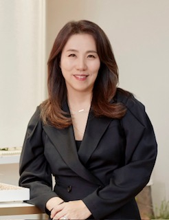 LG생활건강은 10일 임시 주주총회와 이사회를 열고 이선주 사장을 신규 대표이사로 선임하는 안건을 확정했다. /사진=LG생활건강
