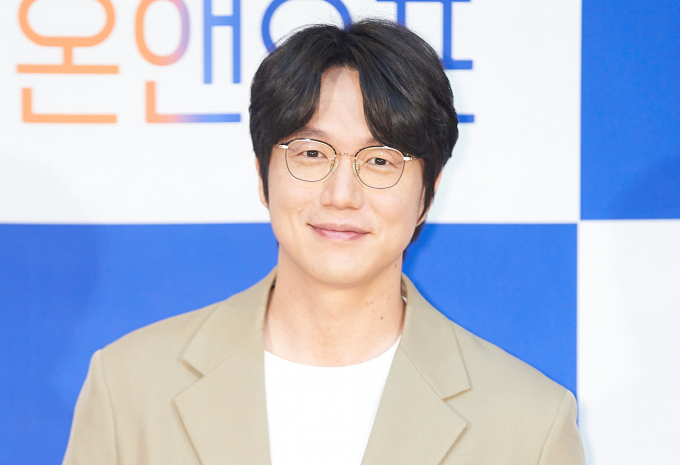 사진은 지난 2021년 2월 온라인 생중계로 진행된 tvN 예능 '온앤오프' 제작발표회에 참석한 가수 성시경. /사진=CJENM 제공