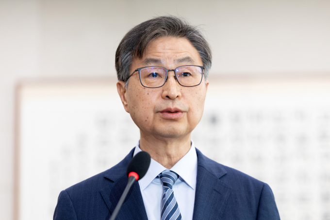 문재인 정부와 윤석열 정부, 이재명 정부까지 3개 정부에서 감사원을 책임진 최재해 감사원장이 11일 임기를 마치고 퇴임한다. 사진은 지난달 16일 최재해 감사원장이 서울 여의도 국회에서 열린 법제사법위원회 감사원 등에 대한 국정감사에 출석해 업무보고하고 있는 모습. /사진=뉴스1