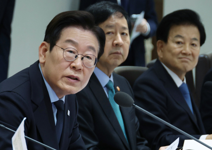  이재명 대통령이 11일 서울 용산구 대통령실 청사에서 열린 제49회 국무회의에서 "혐의 표현에 대한 처벌장치를 마련하라"고 주문했다. /사진=뉴시스(대통령실통신사진기자단)