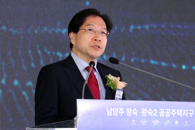 국토부 1차관 자리에 외부 인사로는 김세용 교수가 거론된다. 사진은 김세용 교수가 GH 사장 시절 3기 신도시 남양주 왕숙·왕숙2 공공주택지구 착공식에 참석해 환영사하는 모습. /사진=뉴시스