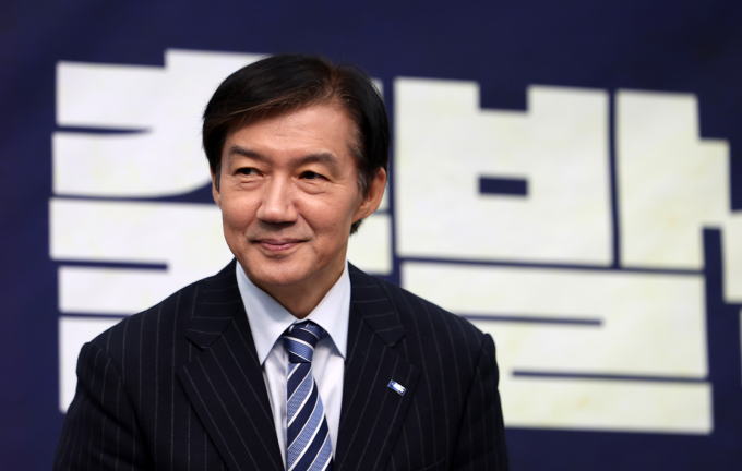  조국 조국혁신당 당대표 후보가 11일 서울 여의도 국회에서 열린 2025 조국혁신당 전당대회 출발식에서 지방정치 교두보를 세우겠다고 밝혔다. 사진은 11일 조 후보가 서울 여의도 국회에서 열린 전당대회 출발식에서 인사한 모습. /사진=뉴시스