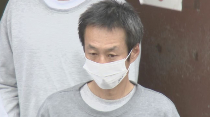 일본 경찰이 도쿄 길거리에서 여중생에게 음란 행위를 한 혐의를 받는 50대 한국 국적 남성을 검거했다. 사진은 체포된 50대 한국 국적 남성 최모씨의 모습. /사진=일본 TBS뉴스 캡처
