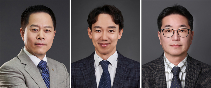 광동제약이 13일 임원 인사를 단행했다. 사진은 광동제약 임원 승진자. 왼쪽부터 박상영 사장(경영총괄), 배기룡 전무이사(의약연구개발본부장), 정대석 상무이사(인사기획부문장). /사진=광동제약