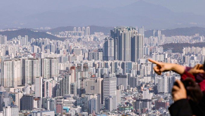 서울 남산에서 바라본 아파트 단지 모습./사진=뉴스1