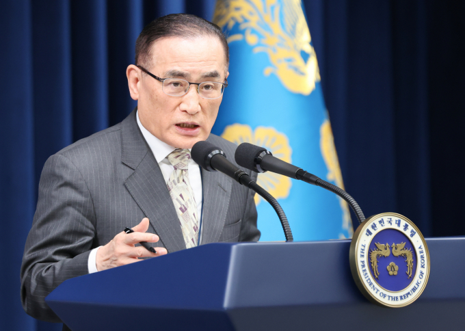 한·미 양국이 한국형 핵추진 잠수함을 국내에서 건조하는것으로 협의했다. 사진은 위성락 국가안보실장이 서울 용산구 대통령실 청사 브리핑룸에서 열린 한·미 팩트시트 타결 결과 관련 취재진의 질의에 답하는 모습. /사진=뉴스1