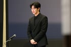 배우 김수현 법률대리인이 과거 공개된 사생활 자료 유포에 대해 경고했다. 사진은 배우 김수현이 지난 3월31일 오후 서울 마포구 스탠포트호텔에서 가진 긴급 기자회견 하는 모습. /사진=뉴스
