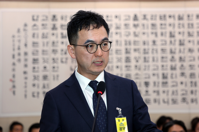 대장동 항소 포기 논란으로 자진 사임한 노만석 전 검찰총장 대행 후임으로 구자현 서울고검장이 결정됐다. 사진은 지난 23일 오전 서울 여의도 국회 법제사법위원회에서 열린 국정감사에 참석한 구자현 고검장. /사진=뉴시스