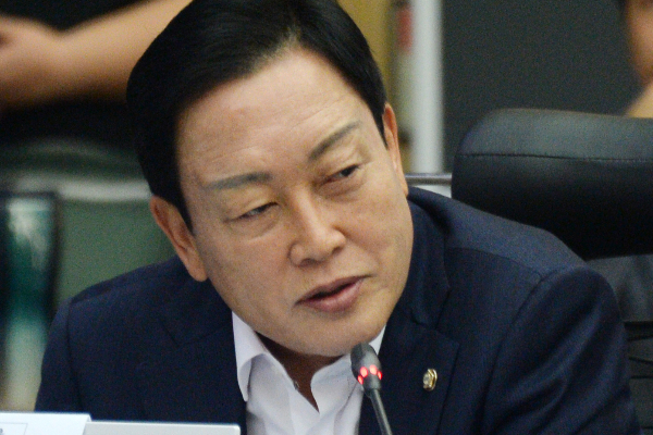 김건희 특검팀이 김선교 국민의힘 의원에게 소환을 통보했다. 사진은 김 의원이 지난달 17일 전북 전주시 농촌진흥청에서 열린 '2025년도 농림축산식품해양수산위원회 국정감사'에 참석해 발언하고 있는 모습. /사진=뉴시스