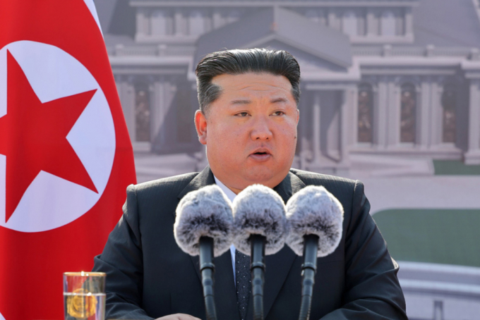 북한이 한미 정상회담 조인트 팩트시트(공동 설명자료)와 한미안보협의회(SCM) 공동성명에 대해 "국가의 주권과 안전이익, 지역의 평화수호를 위한 보다 당위적이며 현실대응적인 조치를 취해나갈 것"이라고 밝혔다. 사진은 지난달 24일 해외군사작전 전투위훈기념관 착공식에 참석한 김정은 북한 국무위원장. /사진 뉴스1(노동신문)