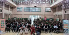 18일 광주 문산중에서 진행된 기아챌린지 문화예술콘서트에서 출연진들과 학생들이 기념사진을 촬영하고 있다/사진=기아 홍보3팀 제공.