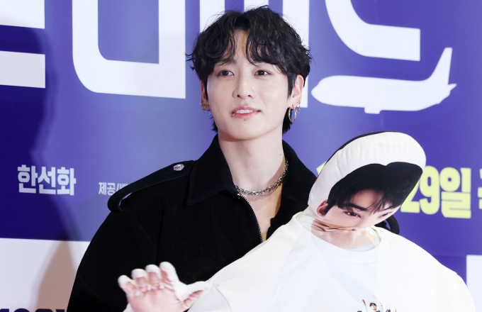 경찰이 그룹 방탄소년단(BTS) 멤버 정국의 자택에 침입하려 시도한 일본인 여성에 대한 내사에 착수했다. 사진은 지난달 17일 서울 송파구 롯데시네마 월드타워에서 진행된 영화 '퍼스트라이드' VIP 시사회 레드카펫에 참석한 그룹 방탄소년단(BTS) 정국. /사진=스타뉴스