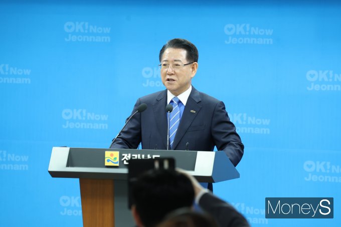                                                 김영록 전남도지사/머니S DB