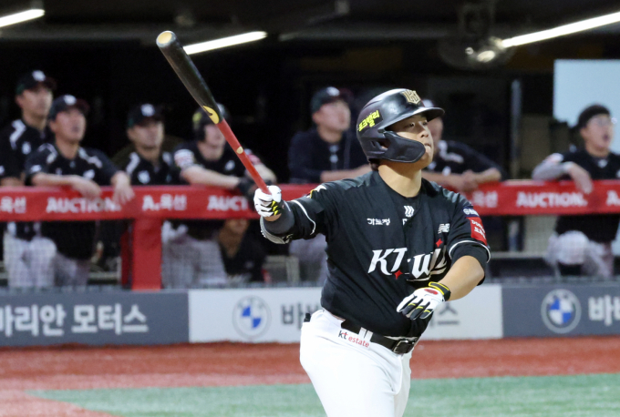 KT위즈 강백호가 최연소 자유계약선수 100억원 시대를 열었다. 사진은 KT위즈 시절 강백호. /사진=스타뉴스 