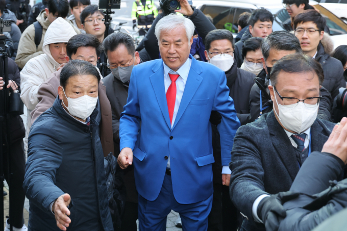 전광훈 사랑제일교회 목사가 "좌파 대통령들만 되면 항상 나를 불러서 조사한다"고 공개적으로 주장했다. 사진은 지난 18일 경찰 조사를 받기 위해 전 목사가 서울경찰청에 출석하는 모습. /사진=뉴스1    