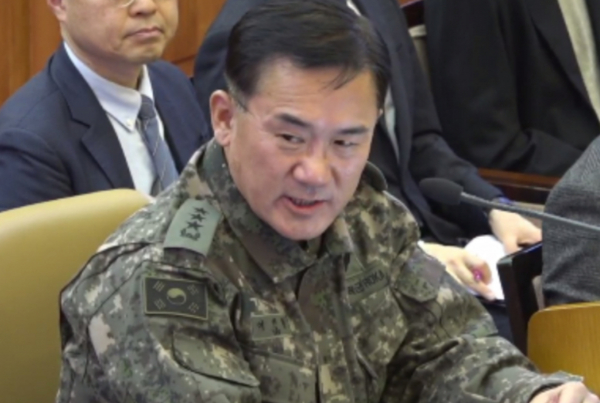 여인형 전 국군방첩사령관이 윤석열 전 대통령의 내란 우두머리 혐의 재판에 증인으로 출석했다. 사진은 지난2월4일 여 전 사령관이 서울 종로구 헌법재판소에서 열린 윤 전 대통령 탄핵심판 5차 변론기일에 증인으로 출석해 발언하고 있는 모습. /사진=뉴시스(헌법재판소 제공)