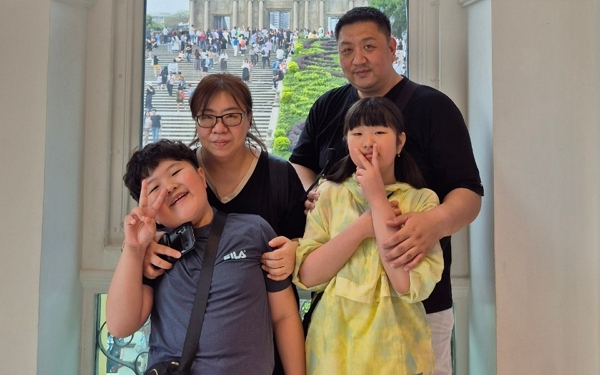 45세 이지원씨가 뇌사 장기기증으로 5명의 소중한 생명의 살리고 하늘의 별이 됐다. 사진은 기증자 이지원씨와 가족들의 모습. /사진 제공=한국장기조직기증원