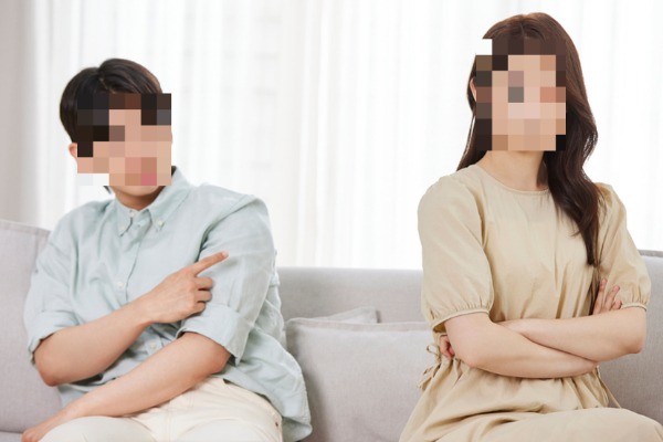 동남아 여행을 다녀온 후 입술에 물집이 생긴 배우자의 성매수를 의심하는 부부의 사연이 전해졌다. 사진은 기사의 이해를 돕기 위함. /사진=클립아트코리아