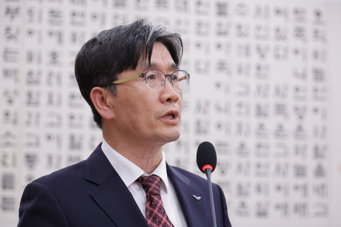 고위공직자범죄수사처(공수처) 관련 의혹을 수사한 순직해병특검팀(특별검사 이명현)이 오동운 공수처장과 이재승 차장 등을 이날 불구속 기소했다고 밝혔다. 사진은 오 처장이 지난 12일 서울 여의도 국회에서 열린 법제사법위원회 전체회의에서 예산안 통과 감사 인사말 한 모습. /사진=뉴스1